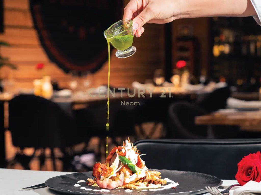 QIRA, BAR-RESTAURANT ENVIRONMENT 3