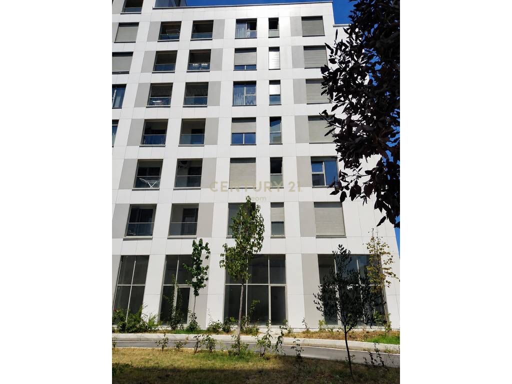 Commercial Space for Rent on Siri Kodra Street - 450 Euro