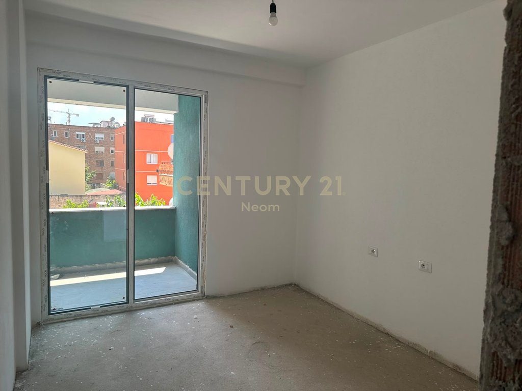APARTMENT 2+1+2 FOR SALE IN THE XHAMLLIK AREA 3