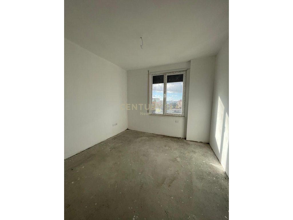 Room for Office in Shkoze. 2