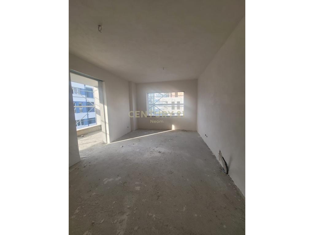 Shitet Apartament 1+1 Te Univers City QTU 4