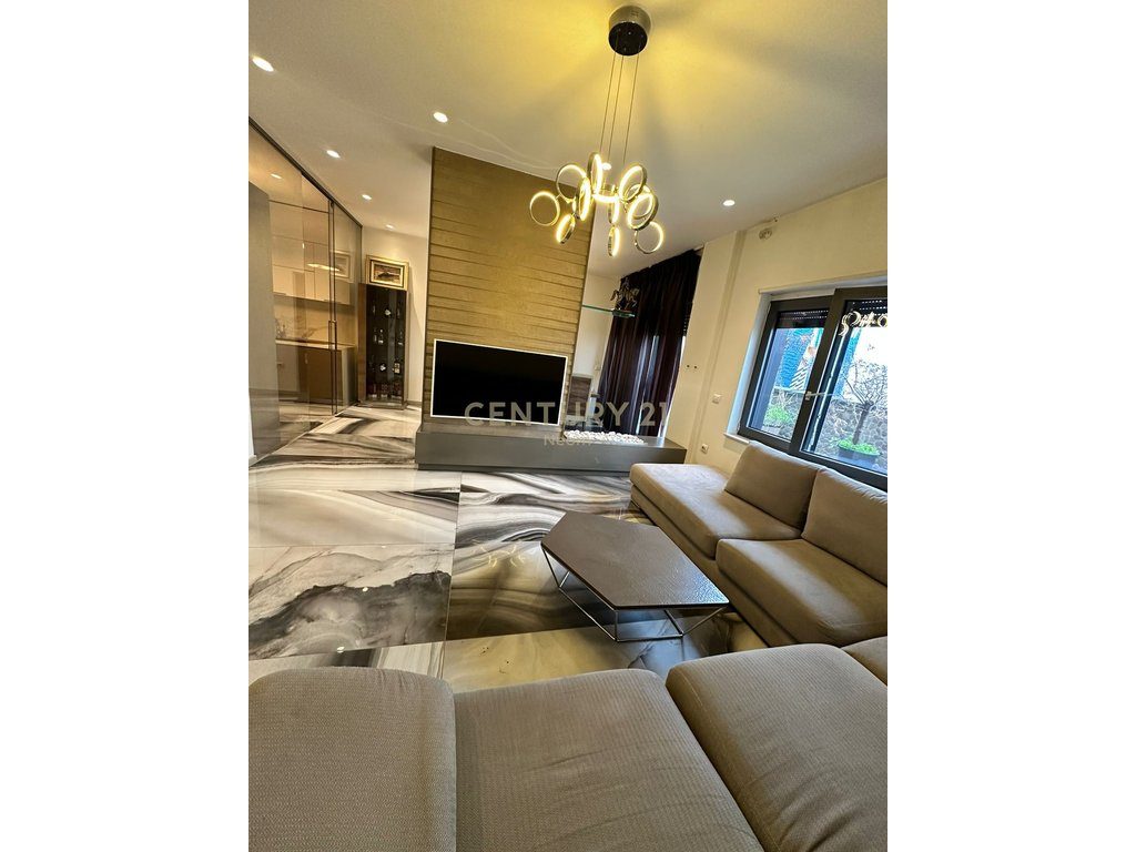 Luxury 1+1 apartment for rent at Ring Center – Tirana