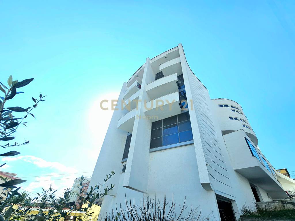 Multi-functional building Sauku i Ri for rent 2