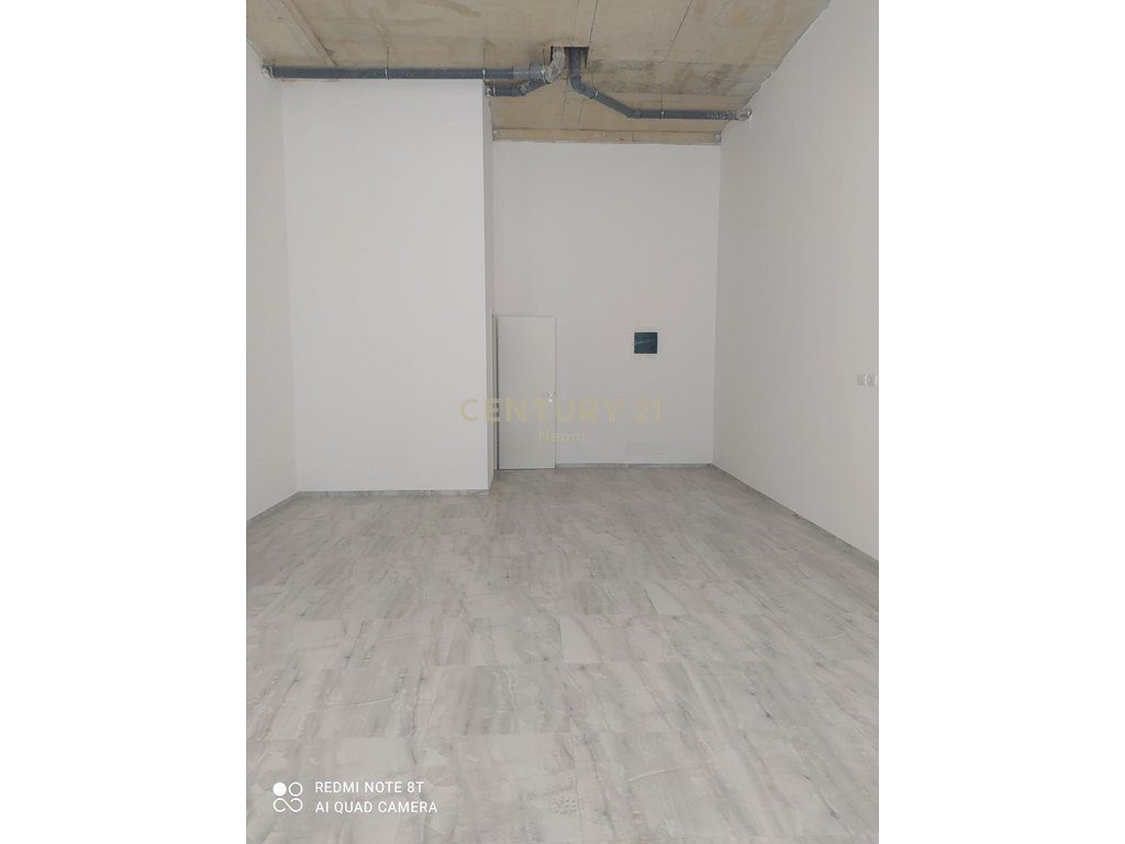 Commercial Space for Rent on Siri Kodra Street - 450 Euro 3
