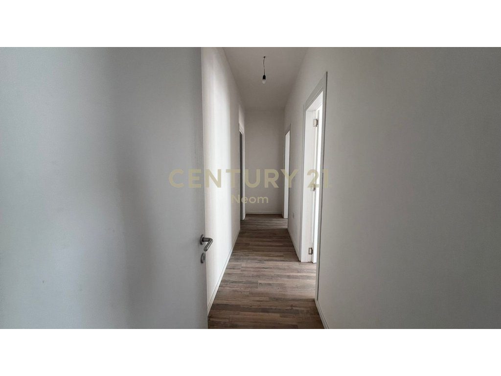 Apartment 2+1 for Sale – Tirana Entry 2 4