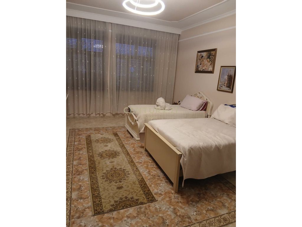 FOR RENT 3 FLOORS OF A VILLA + 6 PARKING SPACES 4