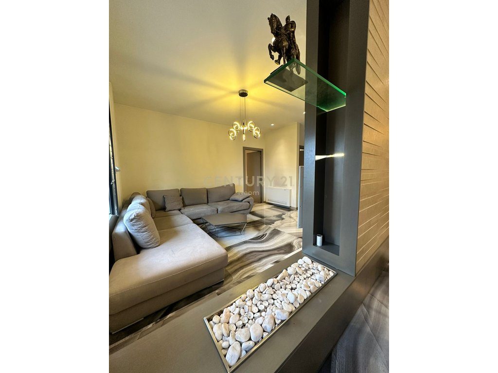 Luxury 1+1 apartment for rent at Ring Center – Tirana 2
