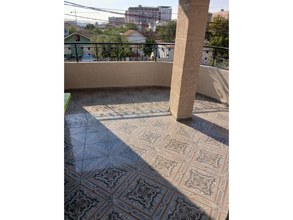 For Rent Apartment 3+1+Parking of a 2-story villa, at Sheshi Shqiponja - 70000 ALL 4