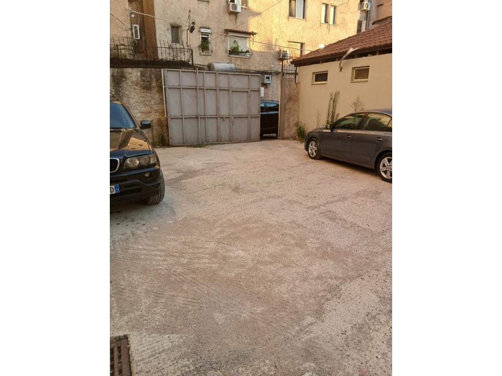 Investment Environment + Parking Space for Sale | Xhamllik, Tirana
