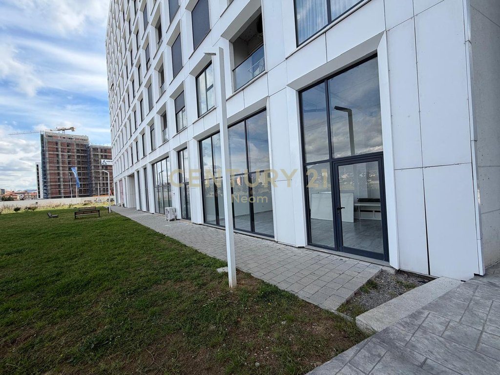 FOR SALE – MULTIFUNCTIONAL SHOP 63.5 m², NEAR THE NEW BOULEVARD!!