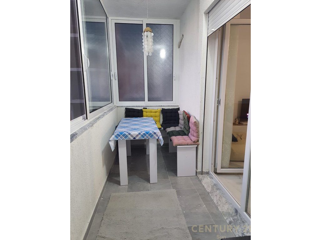 JEPET ME QIRA APARTAMENT 1+1,PRANE HOTEL GRINT NE GOLEM! 2