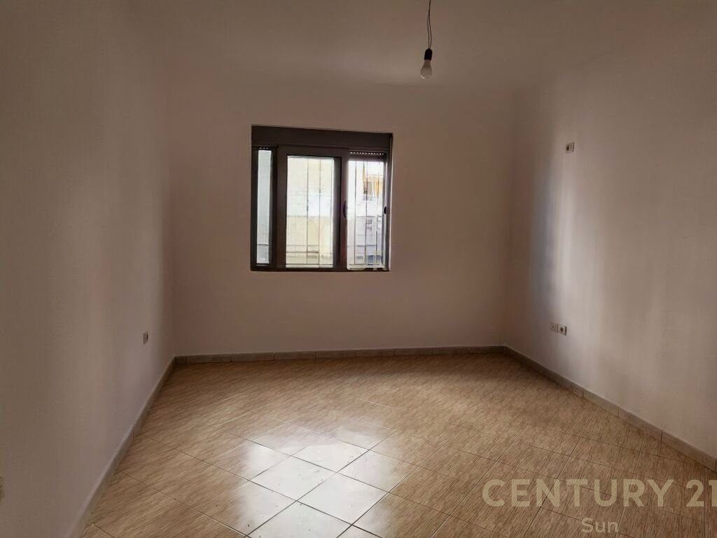APARTAMENT 2+1 PER SHITJE NE VLORE! 3