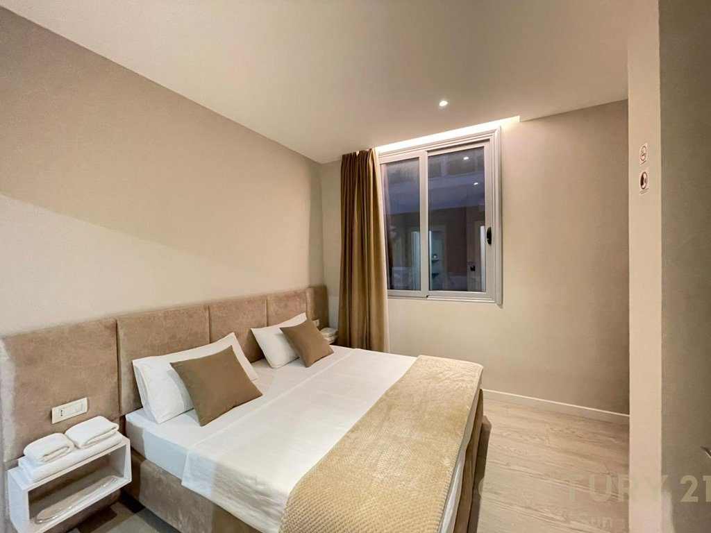 HOTEL PËR SHITJE PRANË PORTIT NË VLORË!