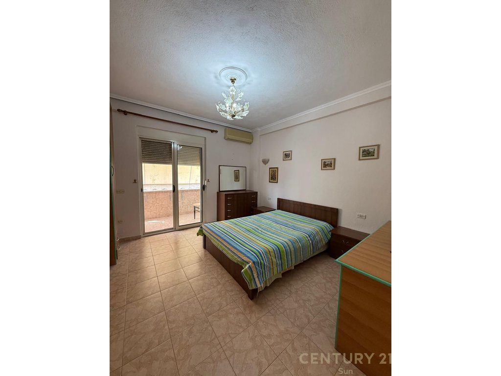 APARTAMENT PER QIRA 2+1+2 + 2 BALLKONE TEK ISH STACIONI I FUNDIT I TIRANES SE RE !