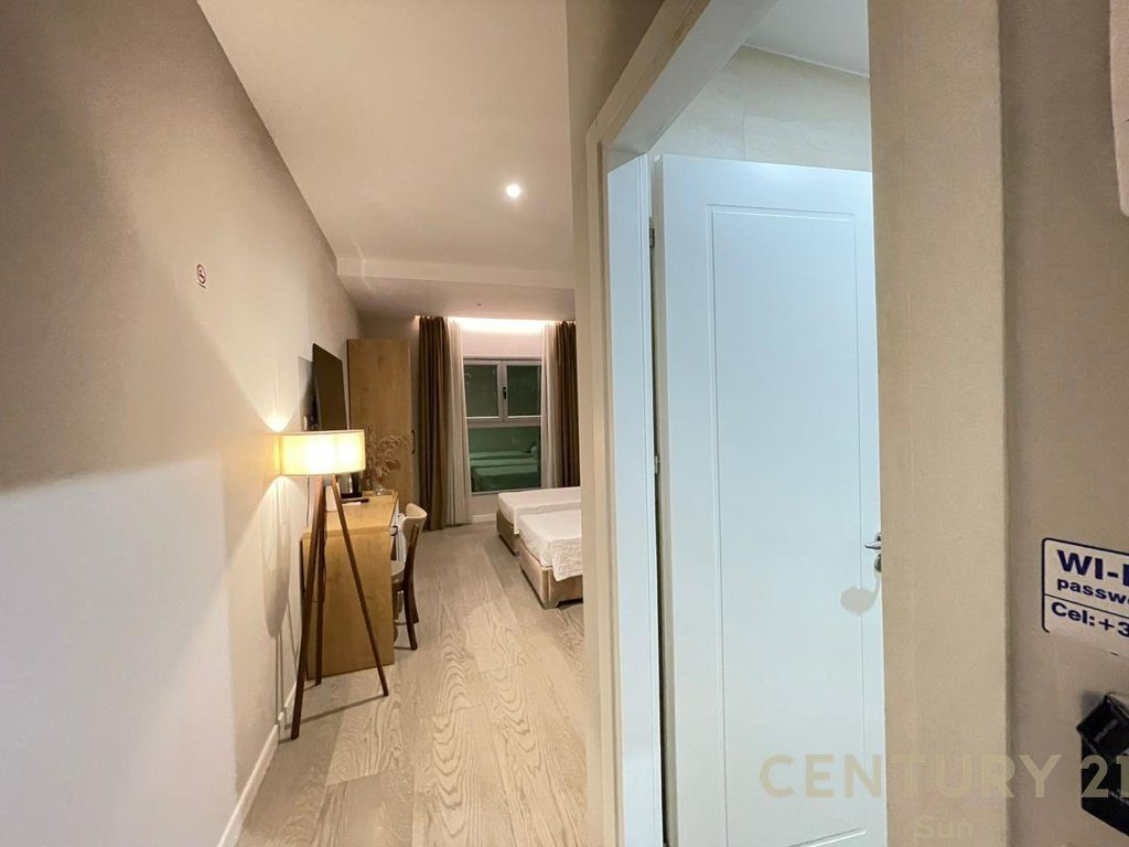 HOTEL PËR SHITJE PRANË PORTIT NË VLORË!