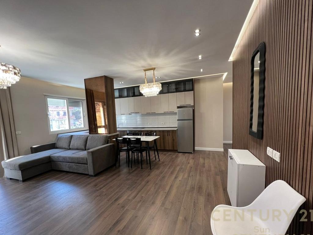 Apartament 2+1 Për Shitje në zonen e Kopshtit Botanik Zoologjik, Tiranë