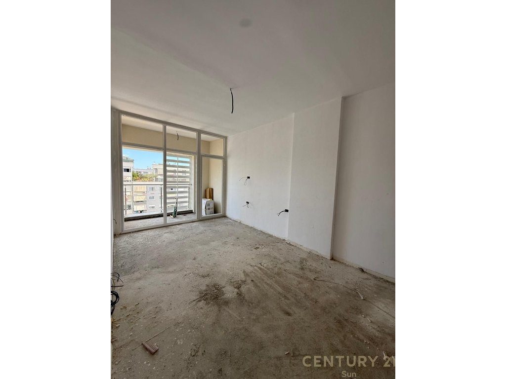 Apartament 1+1 Për Shitje në Komuna e Parisit, Tiranë 3