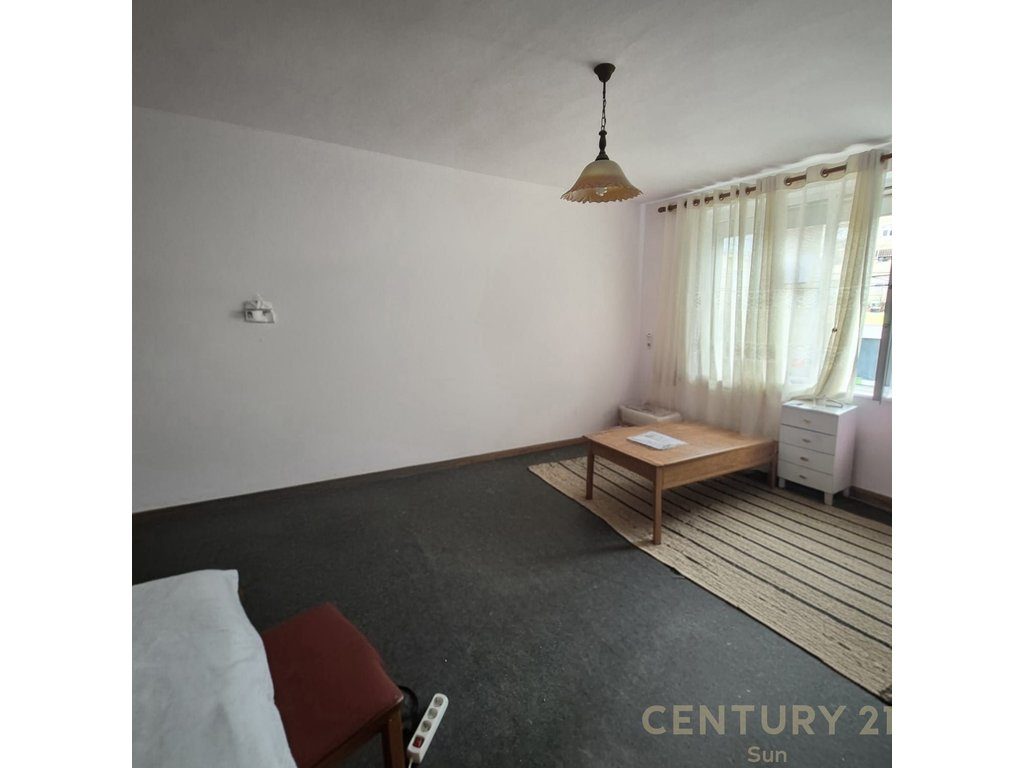 Apartament 1+1 për shitje – Rruga e Kavajës, pranë Garden Building!