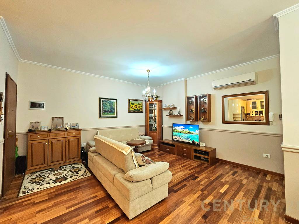 APARTAMENT 2+1+PARKIM PER QIRA PRANE KOPSHTIT ZOOLOGJIK.