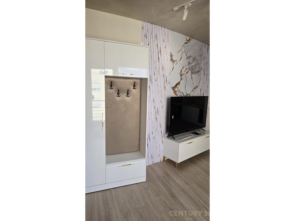 JAPIM ME QIRA APARTAMENT LUKSOZ 1+1 NE ASTIR.