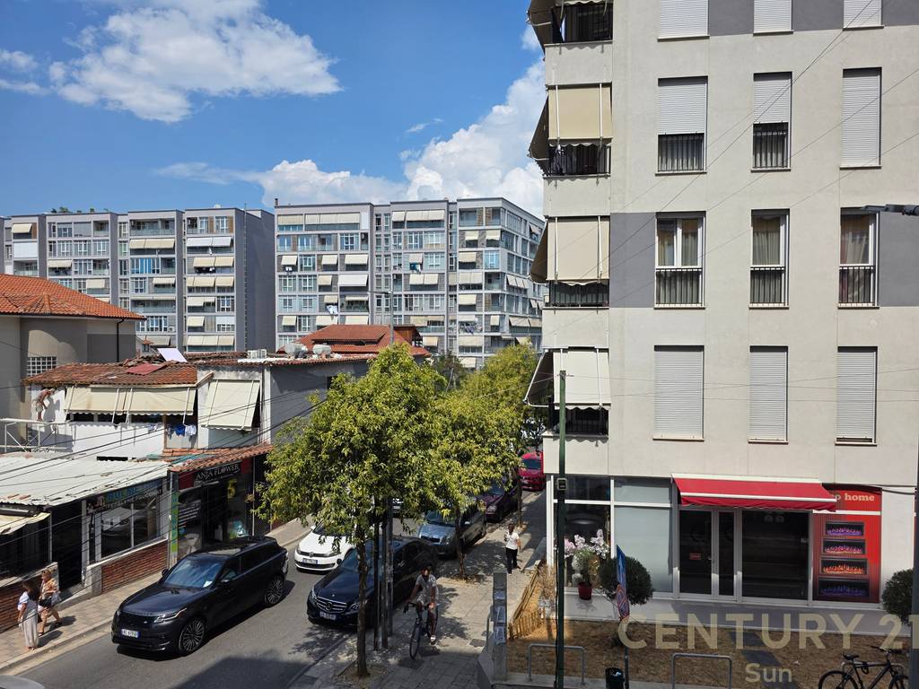 ZYRE PER QIRA NE KOMUNEN E PARISIT| KATI 1 4