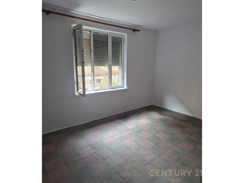 Apartament 1+1 për shitje – Rruga e Kavajës, pranë Garden Building! 4