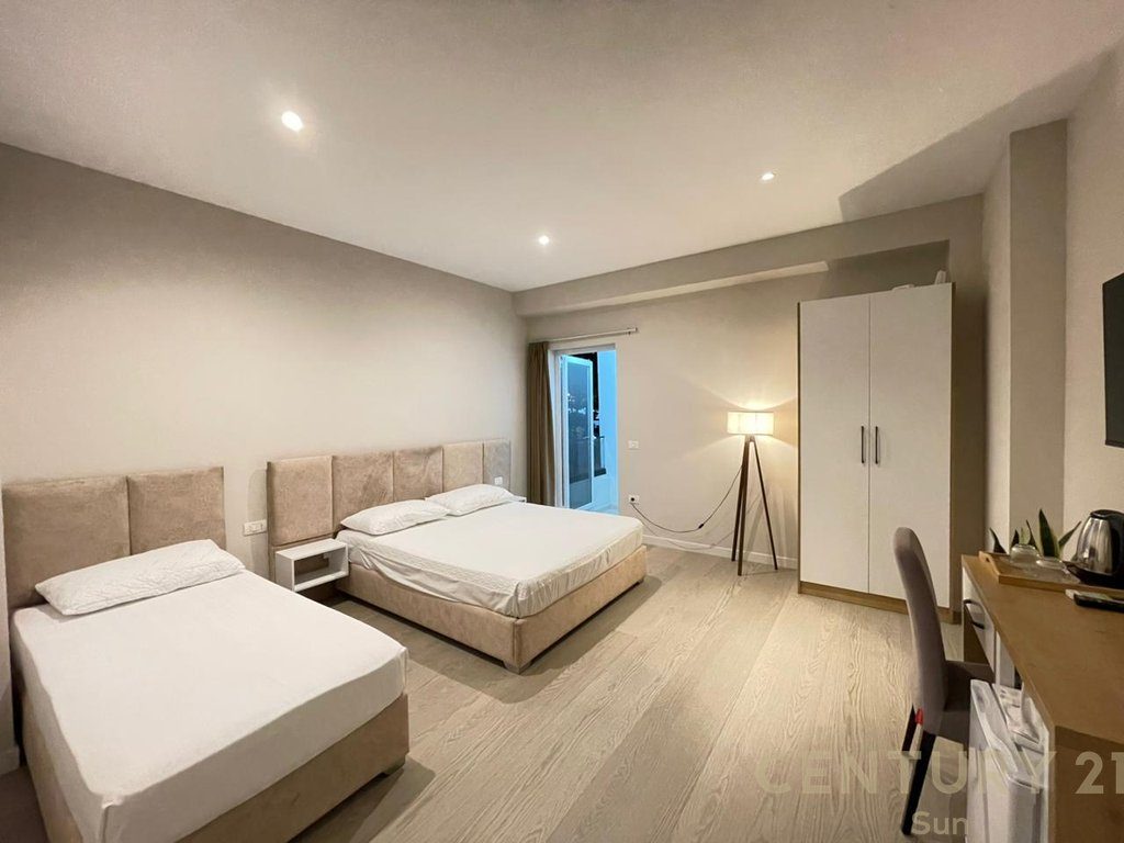 HOTEL PËR SHITJE PRANË PORTIT NË VLORË!