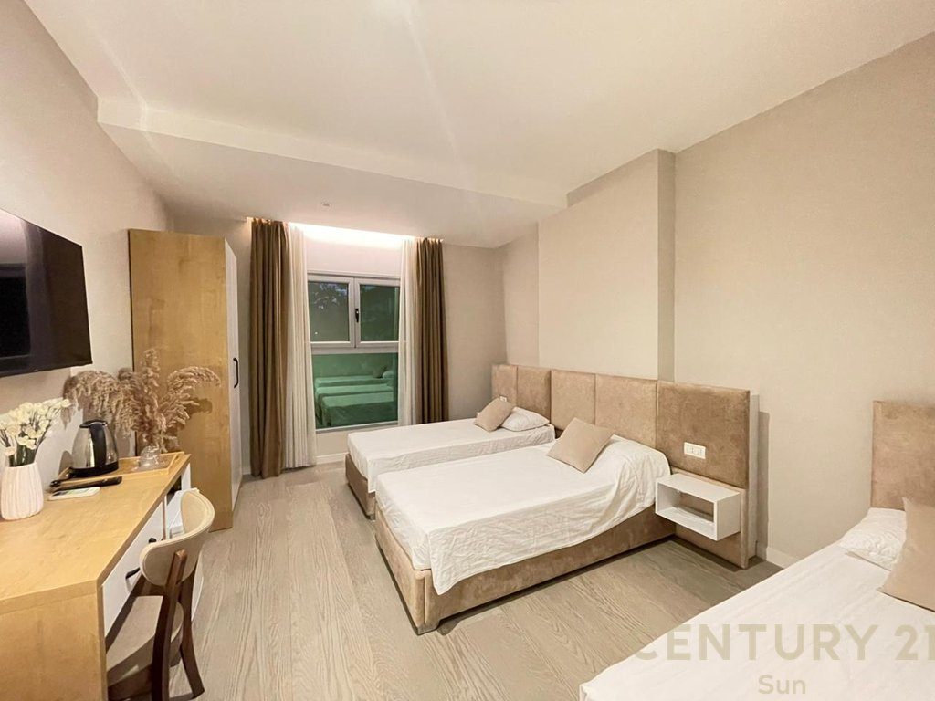 HOTEL PËR SHITJE PRANË PORTIT NË VLORË!