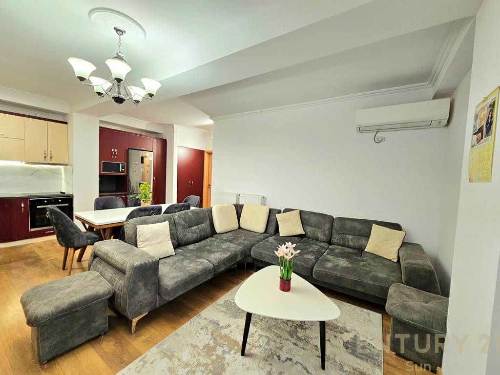 APARTAMENT 2+1 PER QIRA PRANE KOPSHTIT BOTANIK
