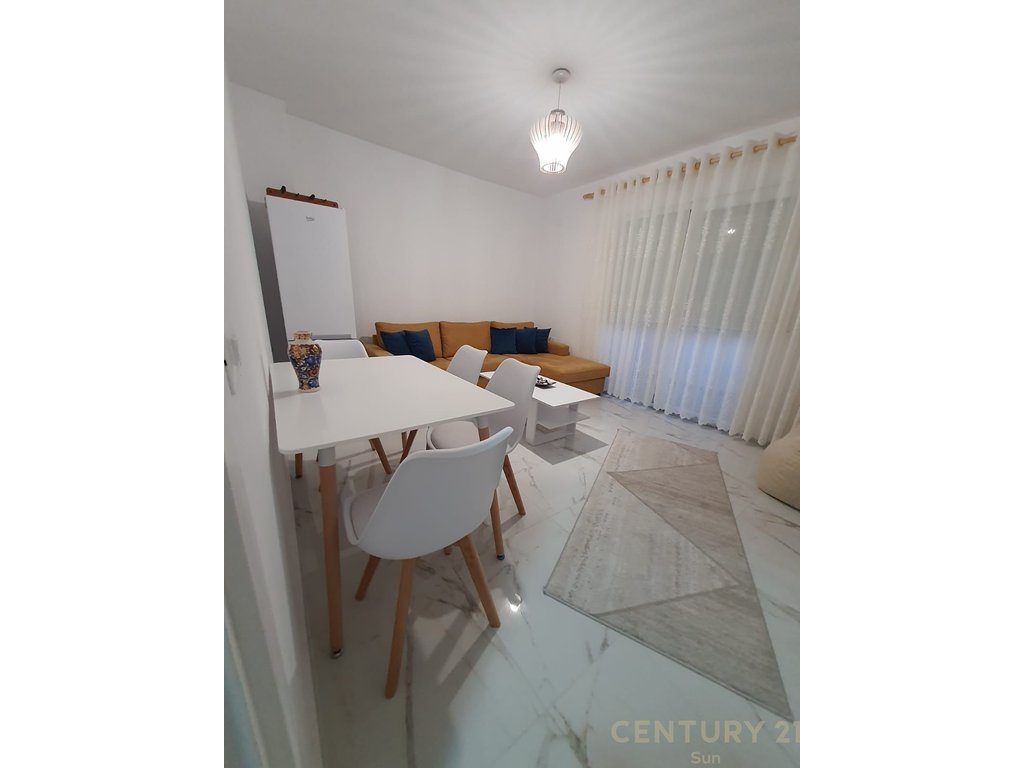 JEPET ME QIRA APARTAMENT 1+1,PRANE HOTEL GRINT NE GOLEM!