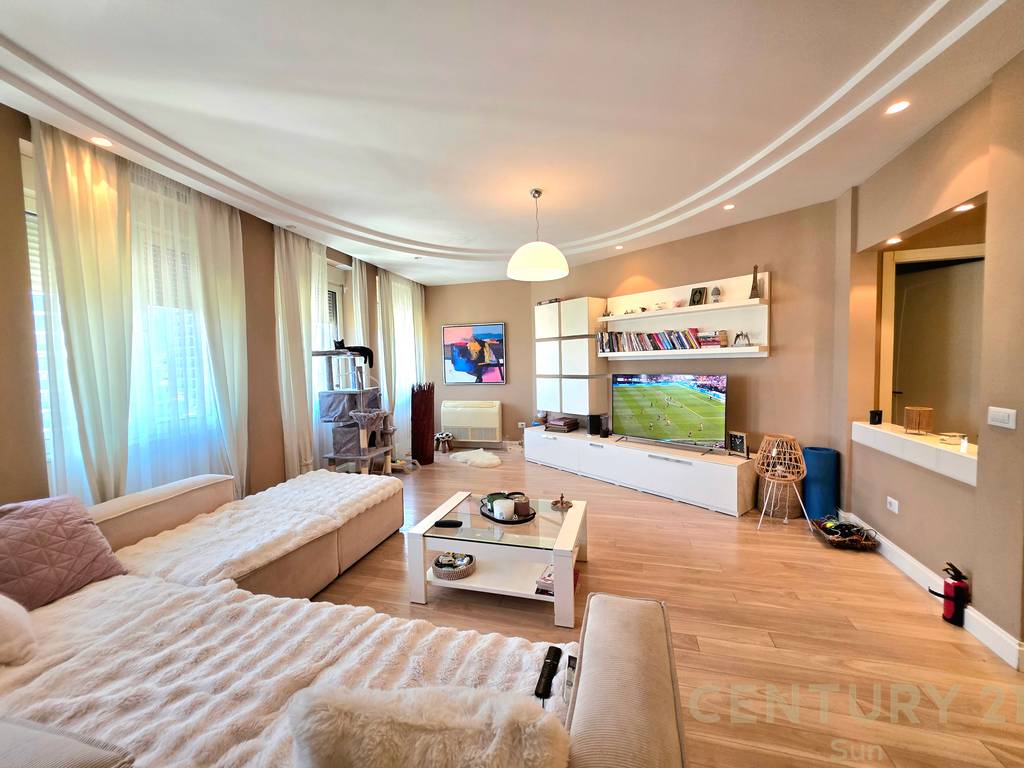 DUBLEX/PENTHOUSE PER SHITJE PRANE LIQENIT ARTIFICIAL 2