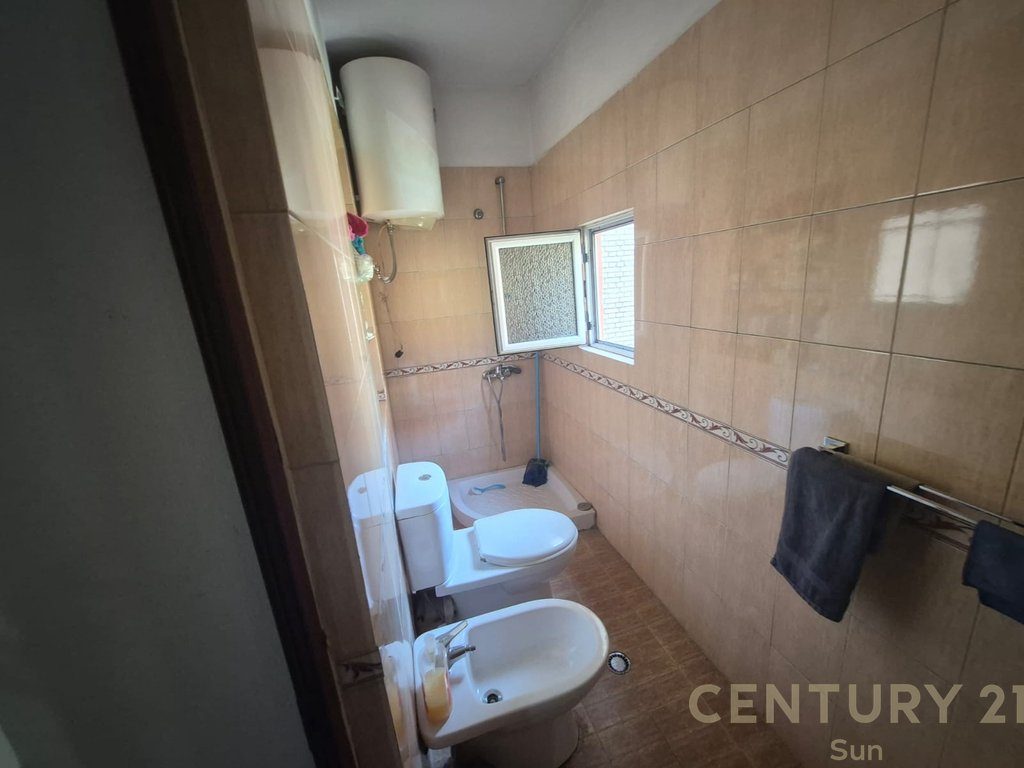SHITET APARTAMENT 1+1 TE RRUGA E KAVAJËS – PRANË SPITALIT GJERMAN! 2