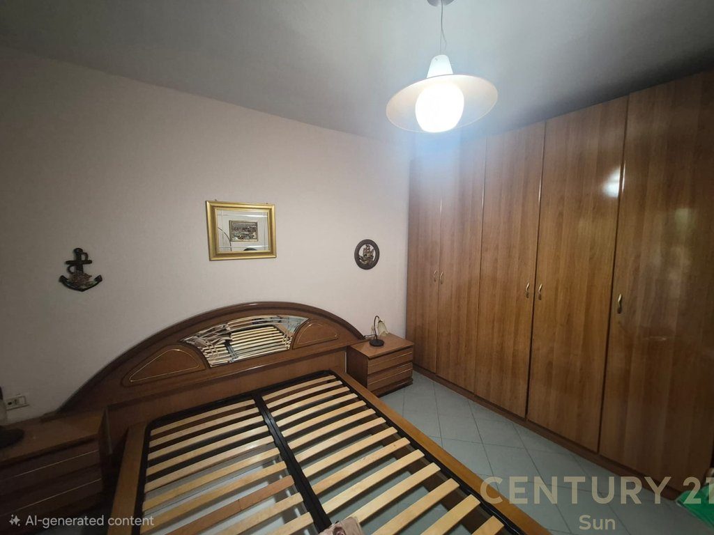 Jepet me qira apartament 2+1 në Rrugën e Kavajës, përballë Garden Building!