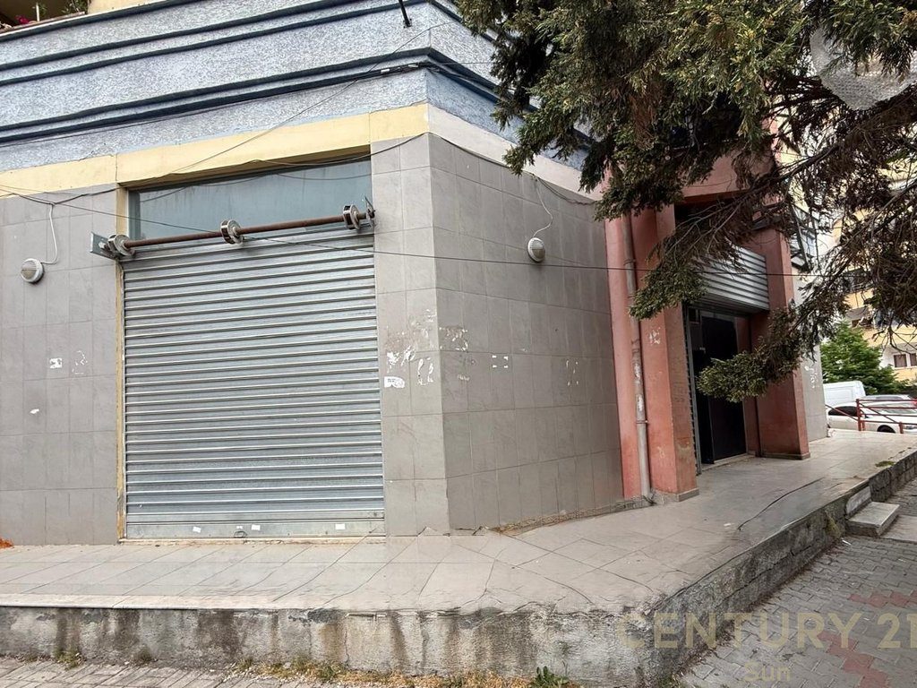 SHITET NJESI KOMERCIALE TEK KOMUNE TE PARISIT MBRAPA EHW 3