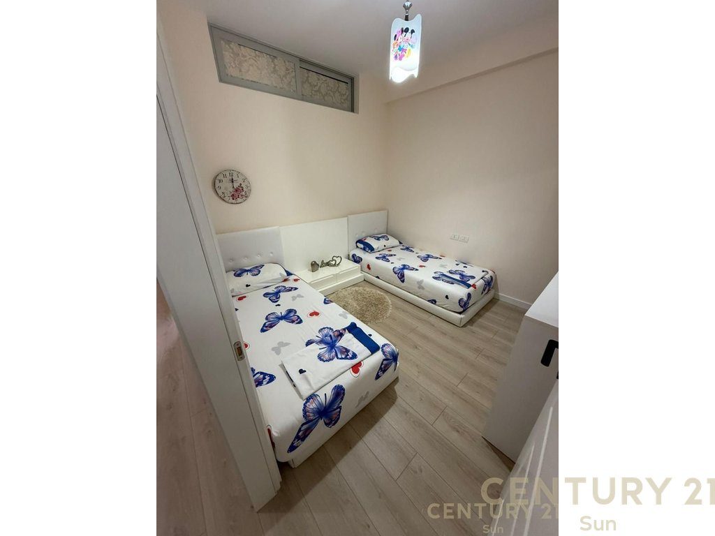 SHITET APARTAMENT NE LUNGOMARE!