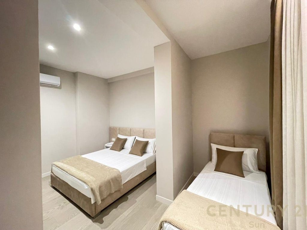 HOTEL PËR SHITJE PRANË PORTIT NË VLORË!