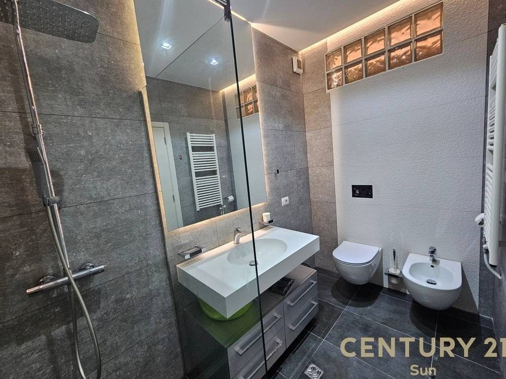 PREMIUM APARTAMENT 3+1+PARKIM PRANE KOPSHTIT BOTANIK 2