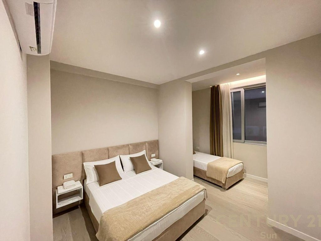 HOTEL PËR SHITJE PRANË PORTIT NË VLORË!