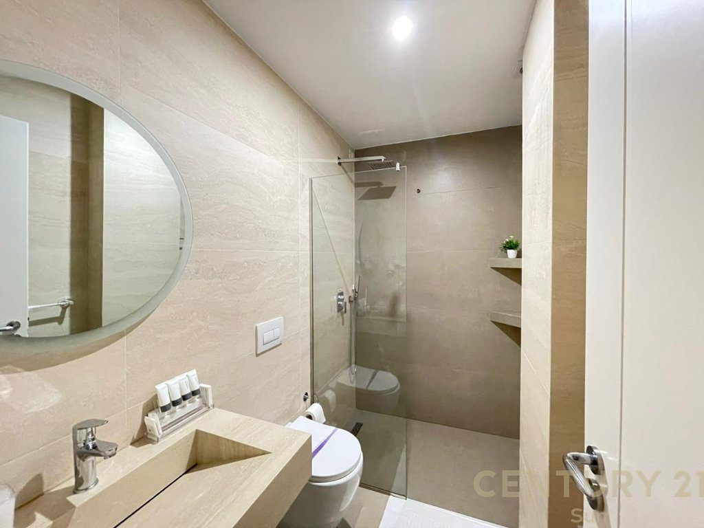 HOTEL PËR SHITJE PRANË PORTIT NË VLORË!
