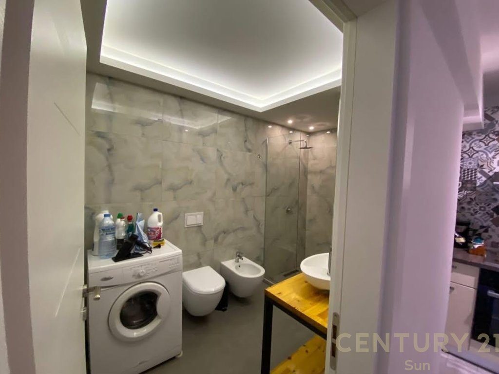 APARTAMENT ME QERA TEK ISH STACIONI TRENIT! 4