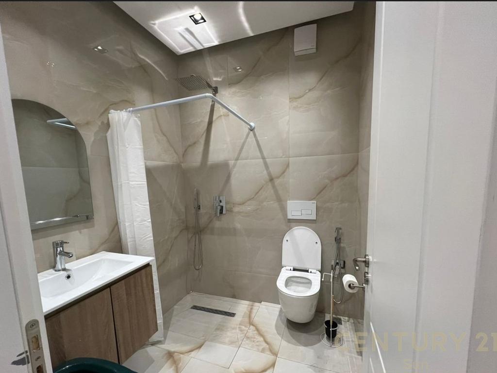 Apartament 2+1 Për Shitje në zonen e Kopshtit Botanik Zoologjik, Tiranë 3