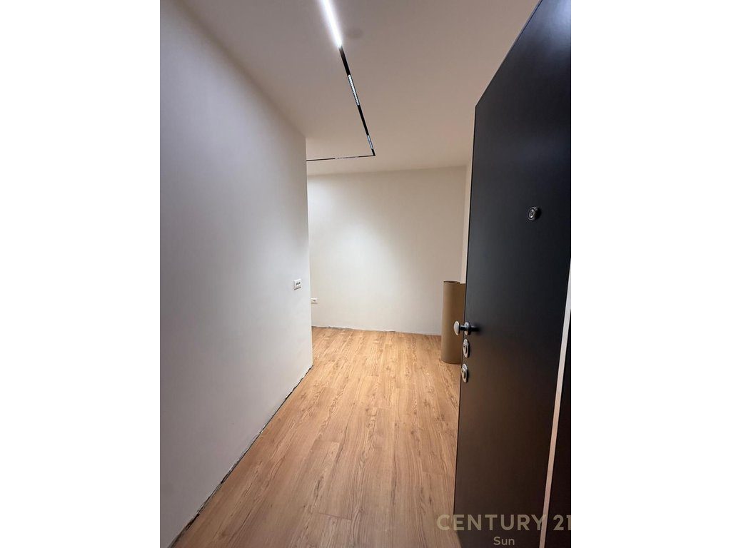 APARTAMENT 2+1+2 ME QIRA PER ZYRA, TEK ISH-EKSPOZITA, TIRANE!