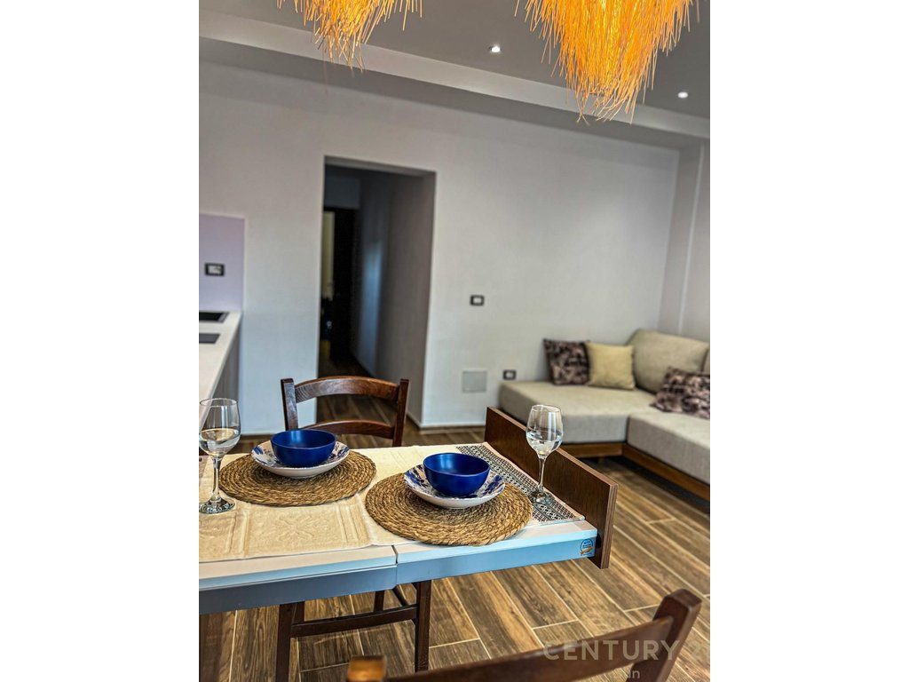 SHESIM 3 APARTAMENTE NE SARANDE 200 M NGA DETI.
