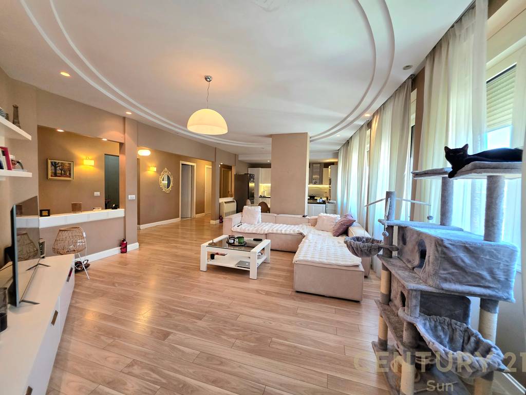 DUBLEX/PENTHOUSE PER SHITJE PRANE LIQENIT ARTIFICIAL