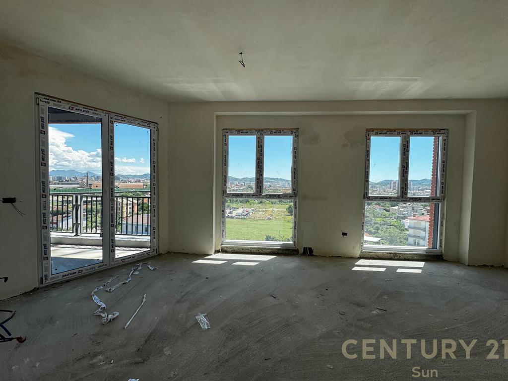 SHITET APARTAMENT 2+1 TEK KUPA PASKUQAN ! 2