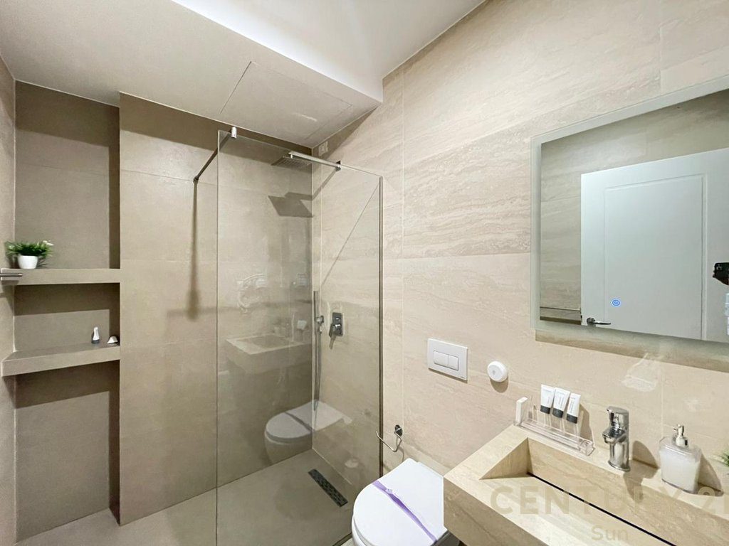 HOTEL PËR SHITJE PRANË PORTIT NË VLORË!