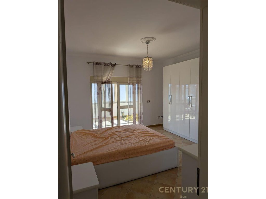 SHITET APARTAMENT 3+1 PRANE STADIUMIT DURRES! 2