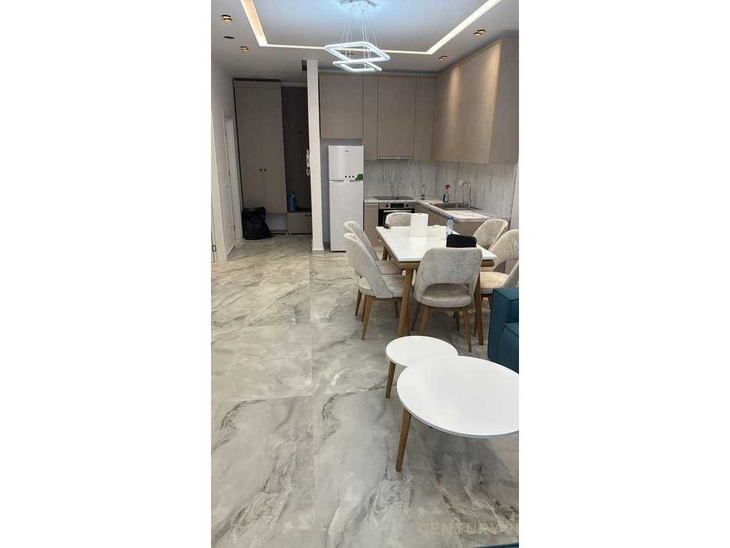 APARTAMENT 2+1 PER SHITJE ME PAMJE NGA DETI!
