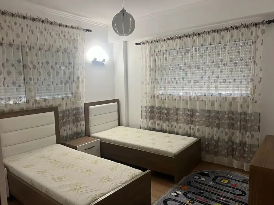 Apartament me qera - Rruga Bill Klinton, € 632, 100 m² 4
