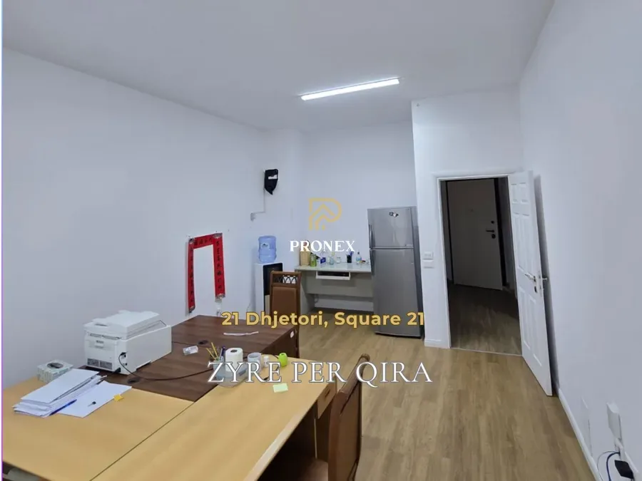 Zyrë për qira Rr. e Kavajës - 21 Dhjetori (Tiranë - qyteti), € 700, 76 m²